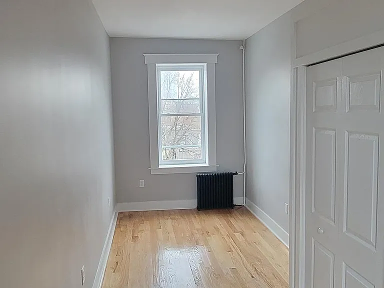 284 3rd St #EA — Photo 2