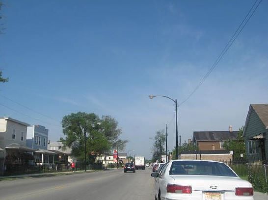 2nd image of 1021 W 103rd St