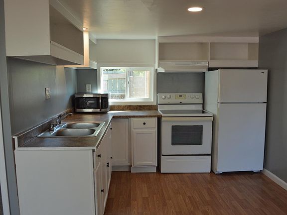 5th image of 3525 Madrone Street