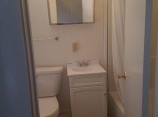 809 S State St APT 3, Lockport, IL 60441