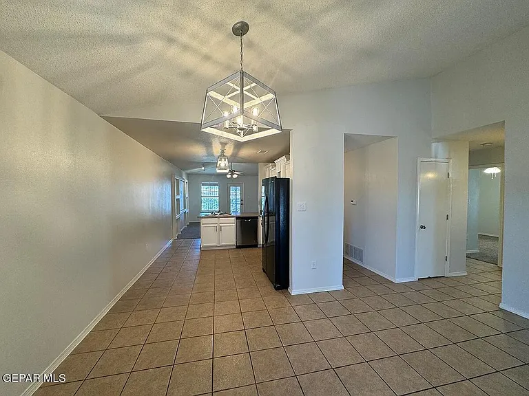 10041 Paloma Dr — Photo 17