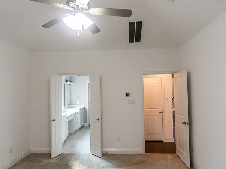 1000 Hoxton Ln — Photo 15