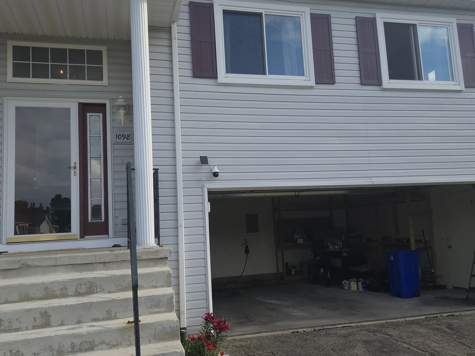 2 bed, 2.5 bath, 1867 sqft, $2,050 — Photo 3