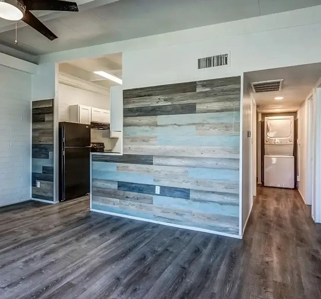 2 bed, 920 sqft, $1,049 — Photo 1