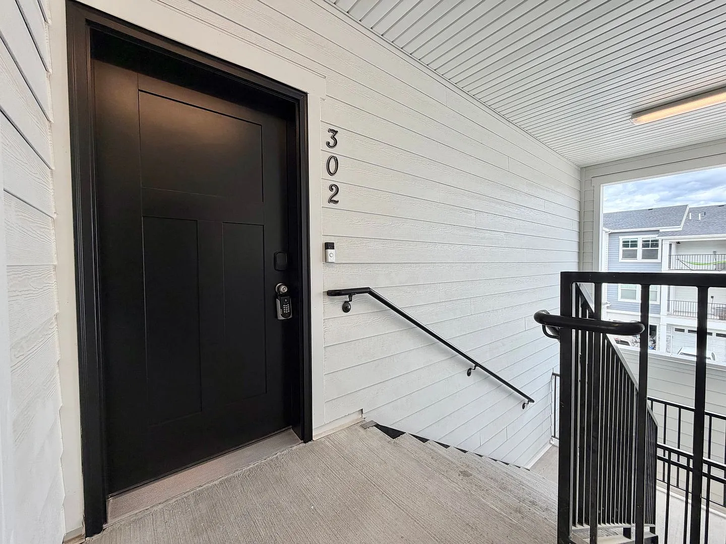 3 Bed Townhome | Mountain Views, Pool, Pickleball & More — Photo 3