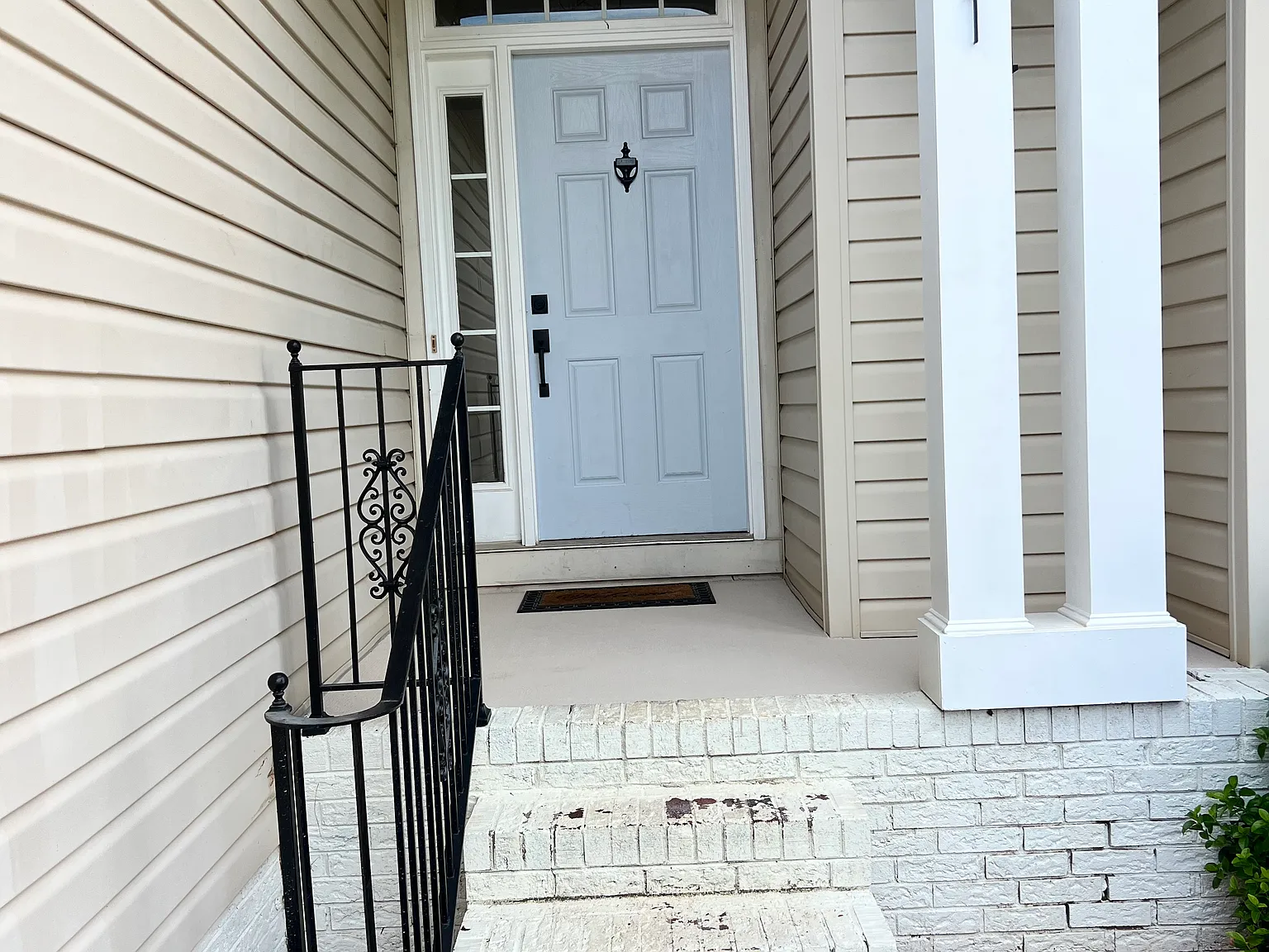 3 bed, 1900 sqft, $2,900 — Photo 2