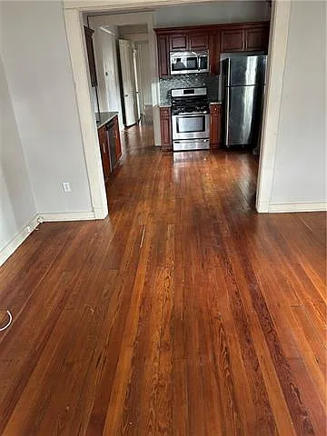 2 bed, 1.0 bath, 800 sqft, $1,150 — Photo 2
