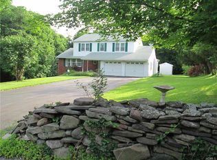 32 Hickory Dr, Campbell Hall, NY 10916
