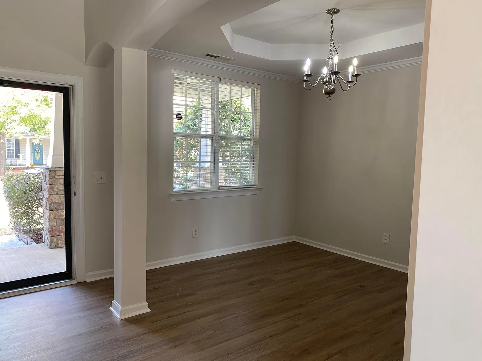 3 bed, 2.5 bath, 1944 sqft, $2,850 — Photo 3