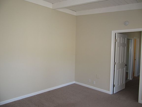 5th image of 1273 Mills St APT 03
