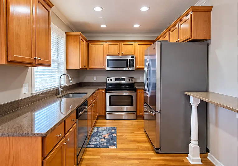 3 bed, 2.5 bath, 2130 sqft, $3,100 — Photo 1