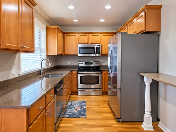 793 Federal Rd Unit 7, Brookfield, CT 06804