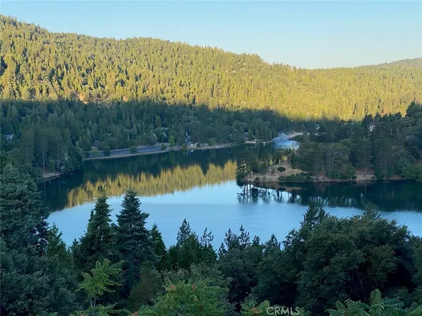 406 Darfo Dr, Crestline, CA 92325