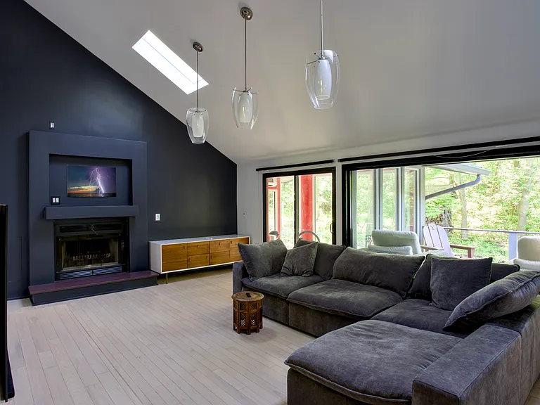 329 Glen Rd — Photo 13