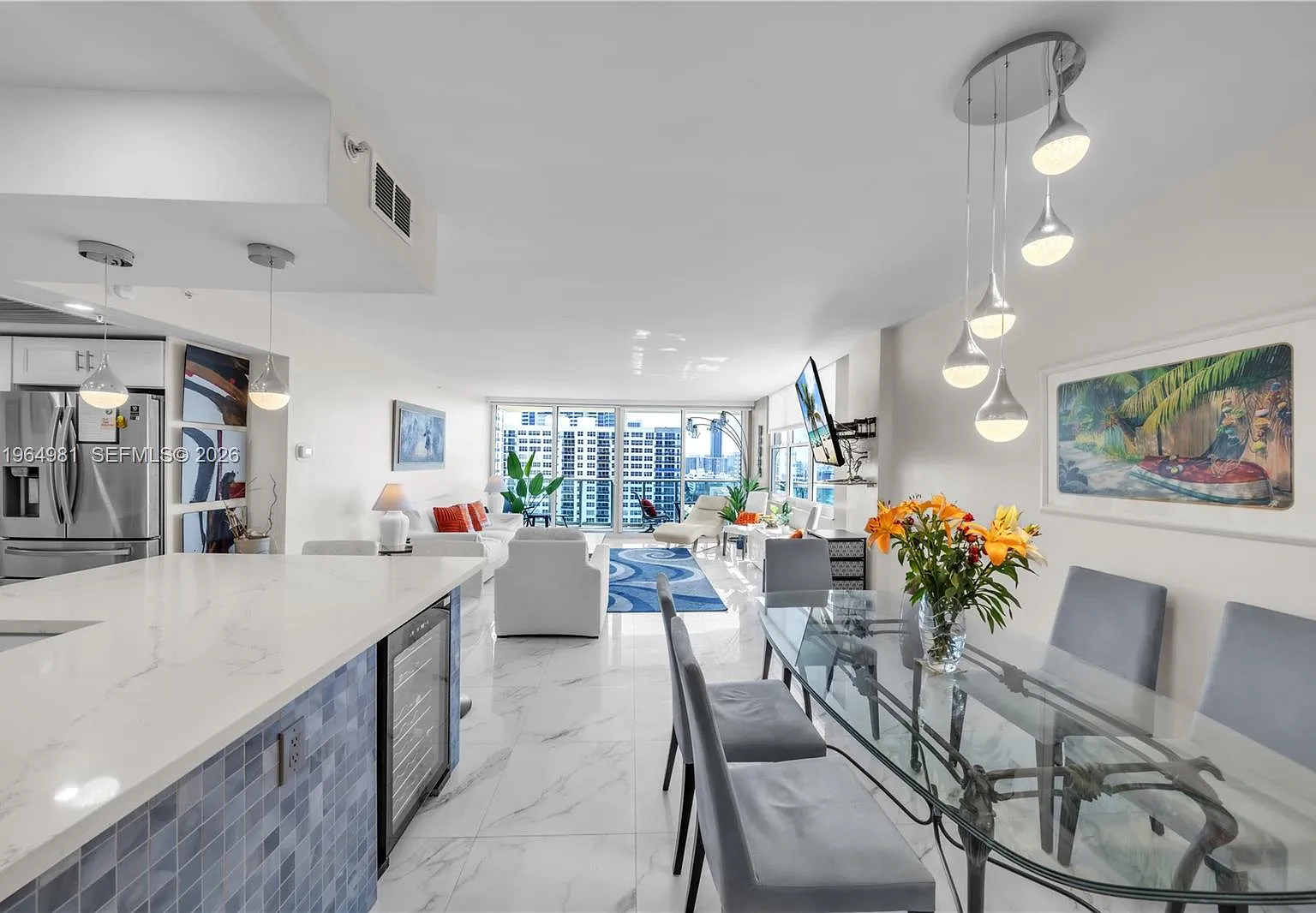 Wave Condo — Photo 3