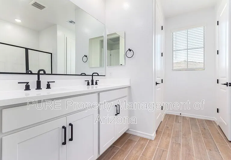 22937 E Roundup Way — Photo 11