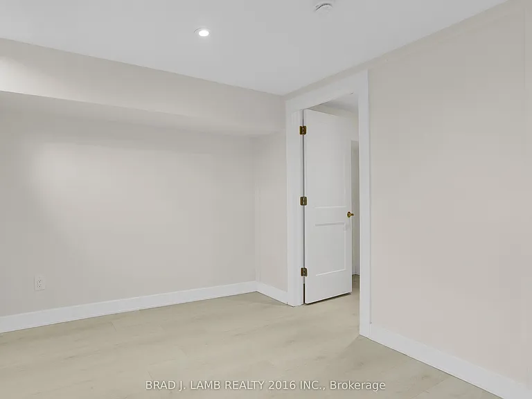 75 Marshall St #LOWER — Photo 13