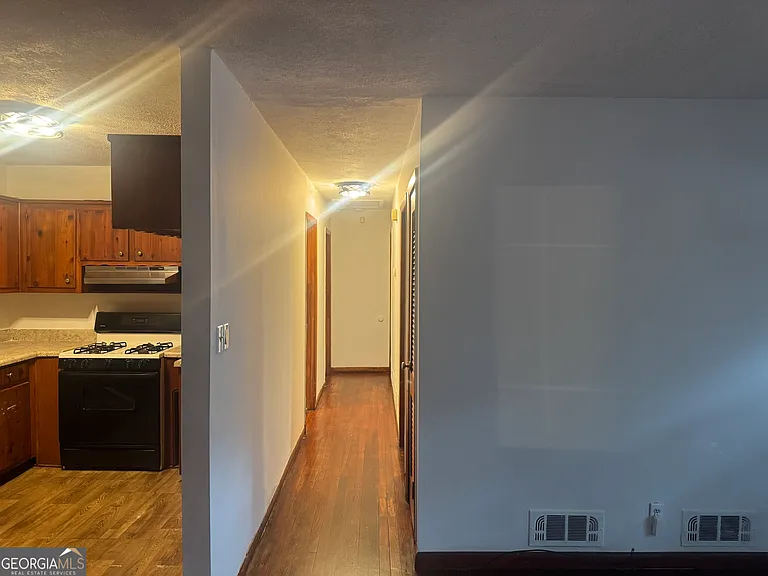 1569 Rock Cut Rd — Photo 9