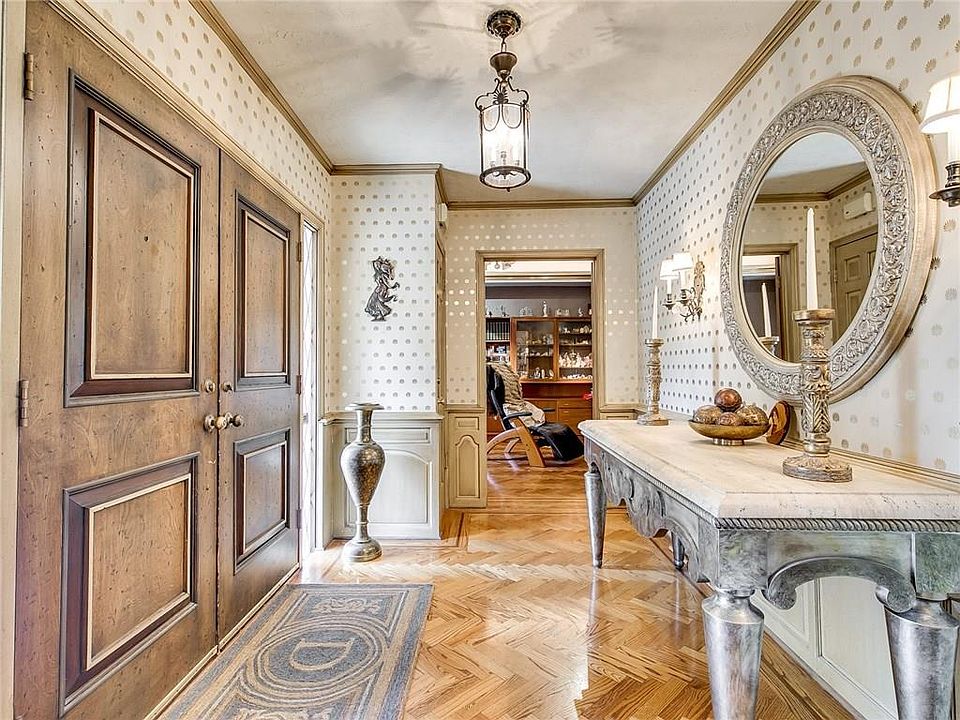 1701 Huntington Ave, Nichols Hills, OK 73116 | Zillow