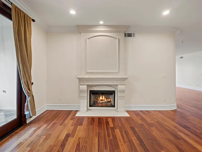 10364 Almayo Ave #201 — Photo 13