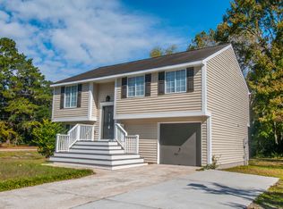 6832 Amberlake Dr, North Charleston, SC 29418