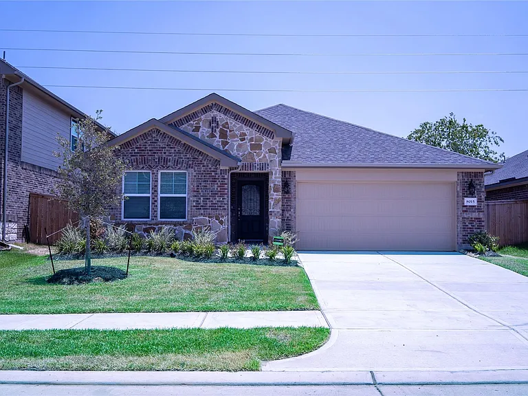 8015 Virginia Dr — Photo 1