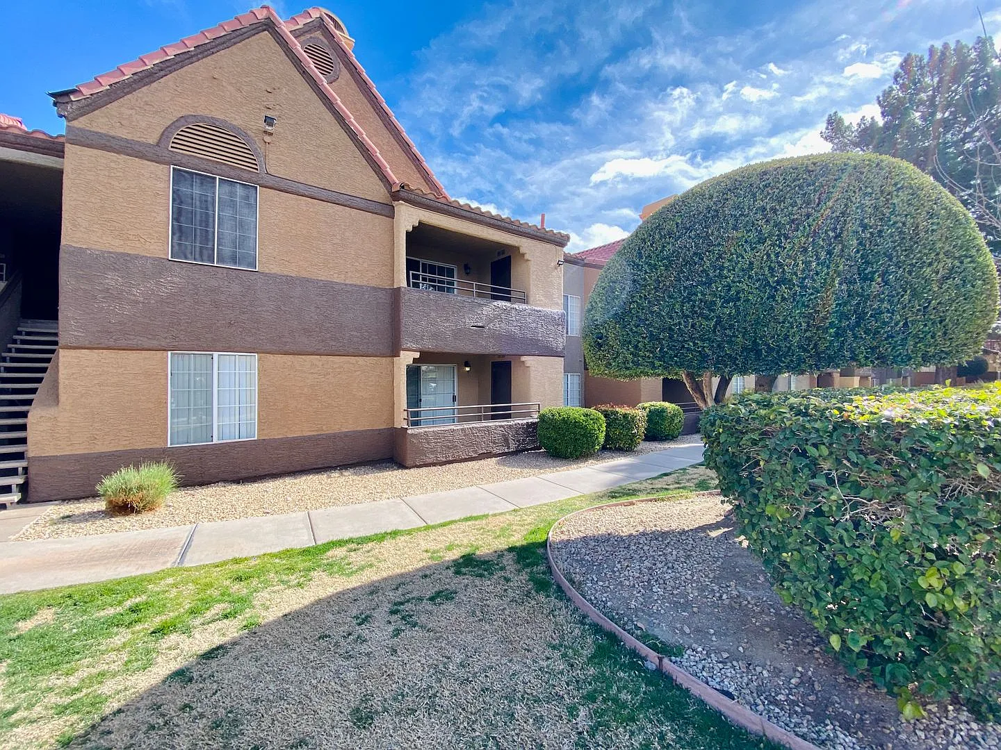 2200 Fort Apache — Photo 2