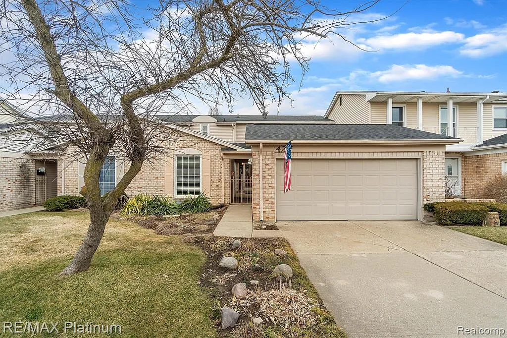 437 Lockmoor Ct photo 1