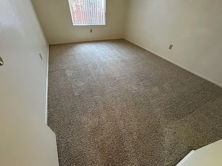 643 College St — Photo 11