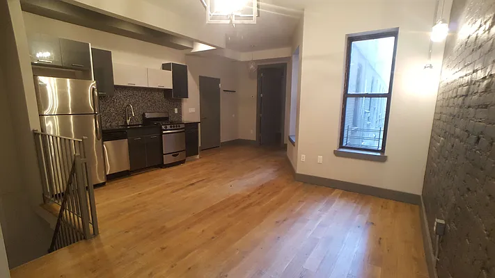 Rented by Evergreen Apartments BK | media 13