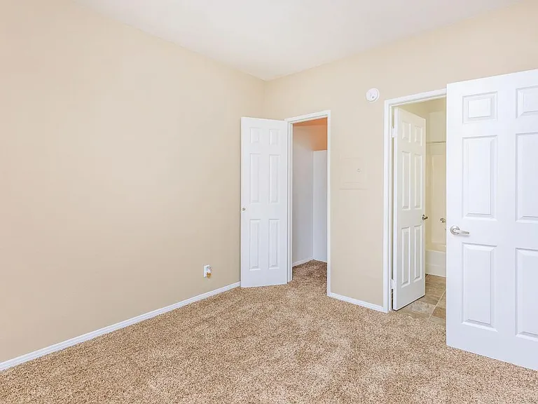 Heritage Park Alta Loma 55+ — Photo 34