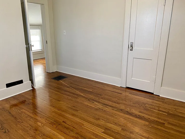 291 S McHenry Ave — Photo 14
