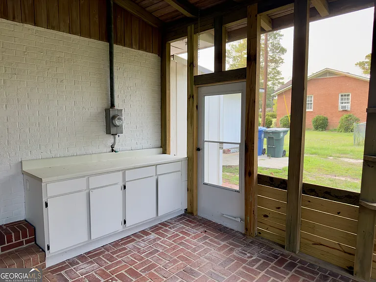 223 Brookwood Dr — Photo 11