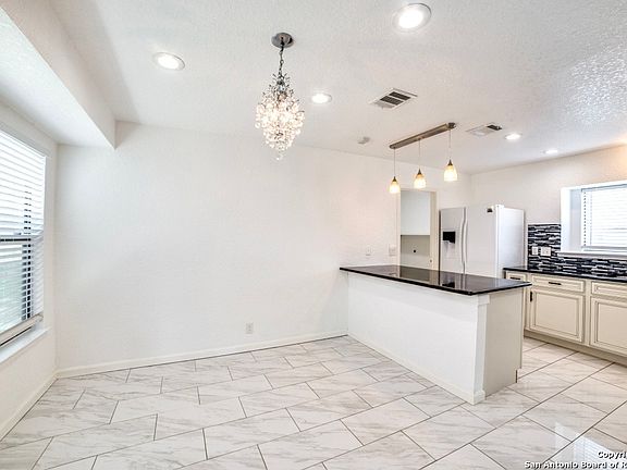 5th image of 431 Saddlebrook