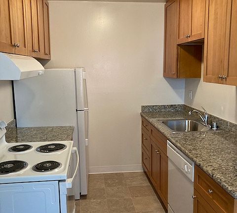 Kitchen cabinets, countertops, appliances
