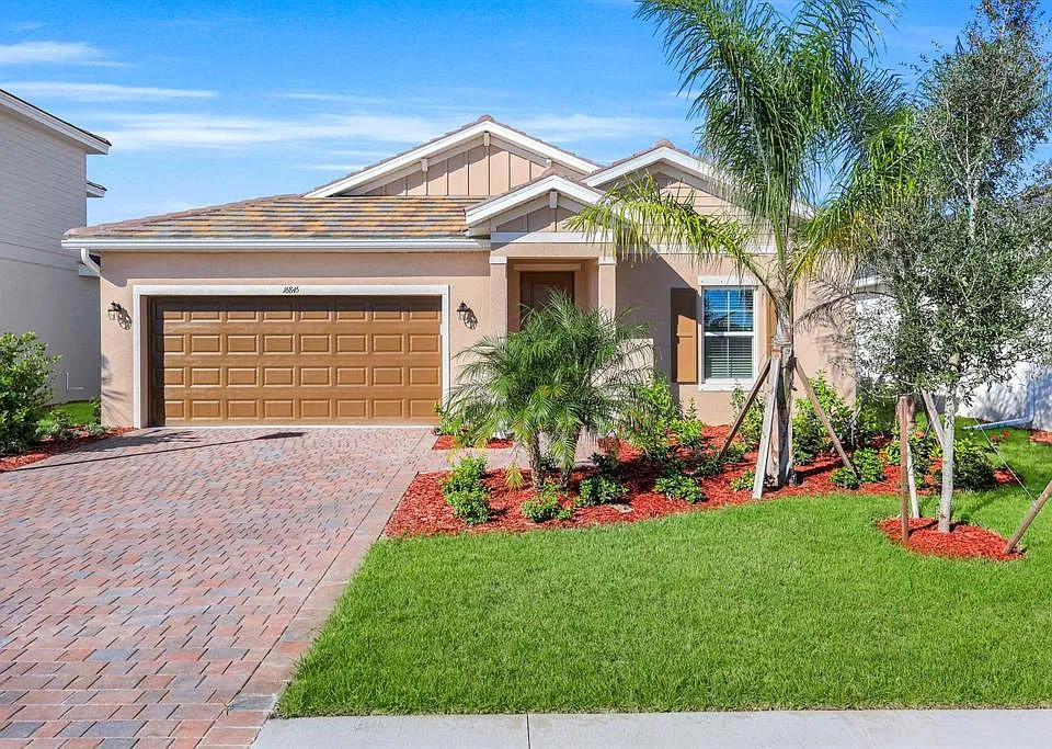 16845 Red Lantana Trce