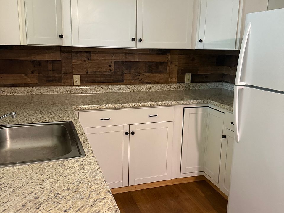 1st image of 202 Grove St Unit 1