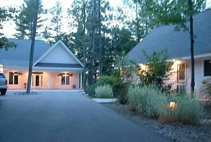 1st image of 830 W Lake Forest Ln