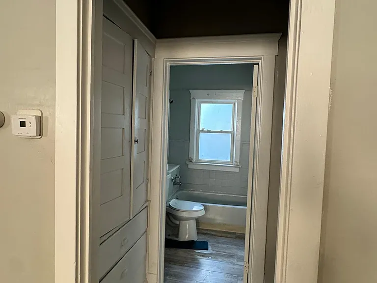 1057 E 146th St #1 — Photo 3