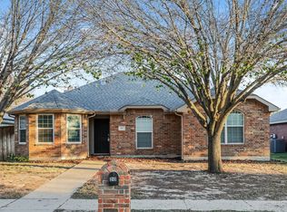 213 Garden Valley Ln, Red Oak, TX 75154