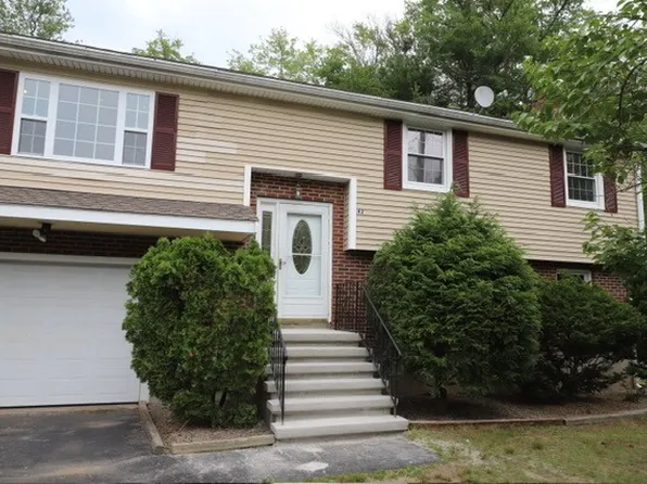 42 Wheatland St, Burlington, MA 01803