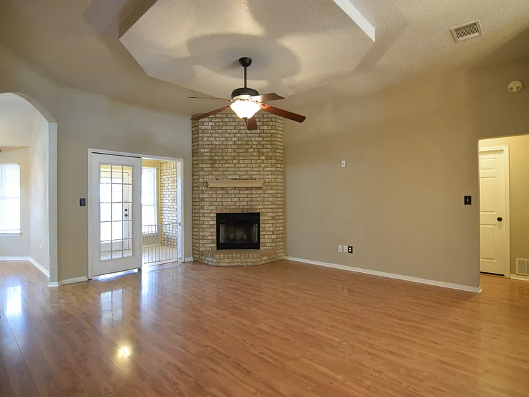 5301 Williams Dr — Photo 9