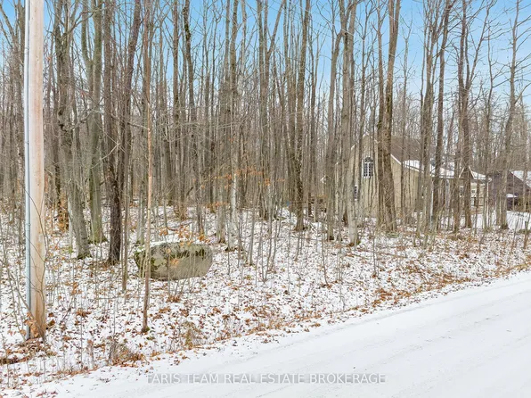 18 Lakeland Dr, Tiny, ON L9M 0H8