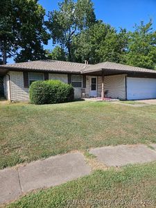 11613 E 24th St, Tulsa, OK, 74129