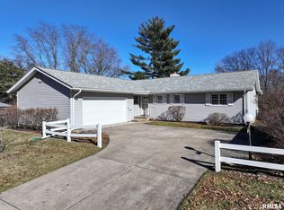 2609 Forest Rd, Davenport, IA 52803