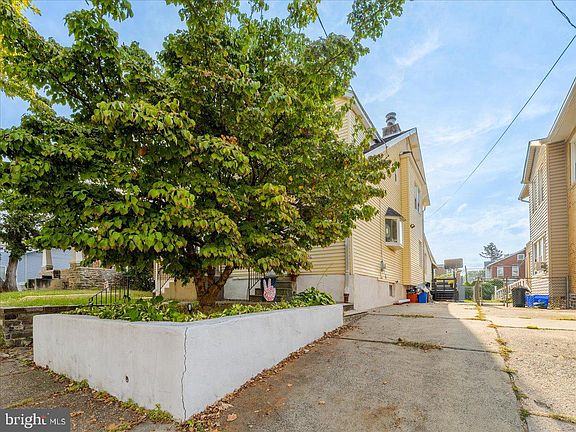2nd image of 7205 Lawndale Ave