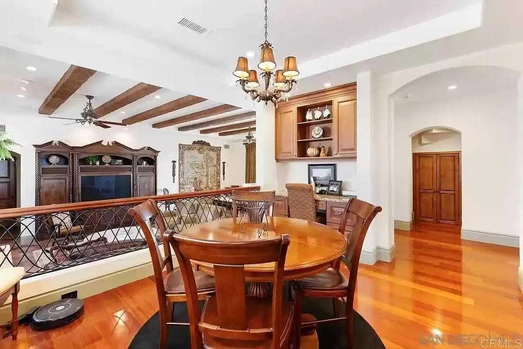 4 bed, 4.5 bath, 4323 sqft, $55,000 — Photo 3