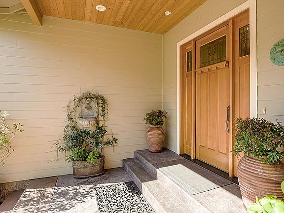 1536 NE Vista FE Ct Roseburg