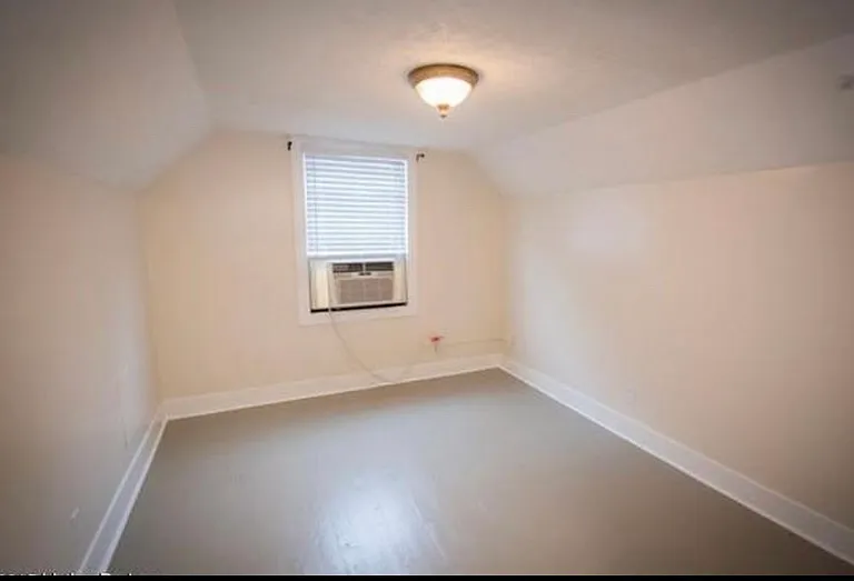 2537 Ridgewood Ave — Photo 7