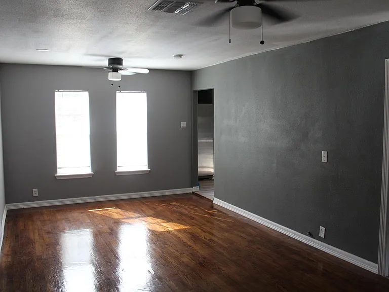 Living Room- facing kitchen/ backyard